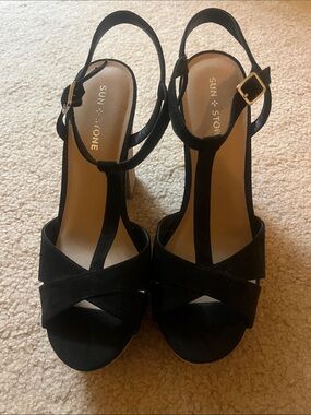 Size 10 Sun + Stone Black Suede T-Strap Block Heel Sandals